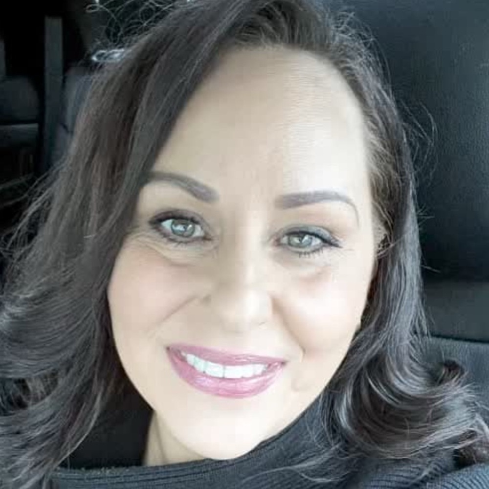 Meet your Posher, Debi